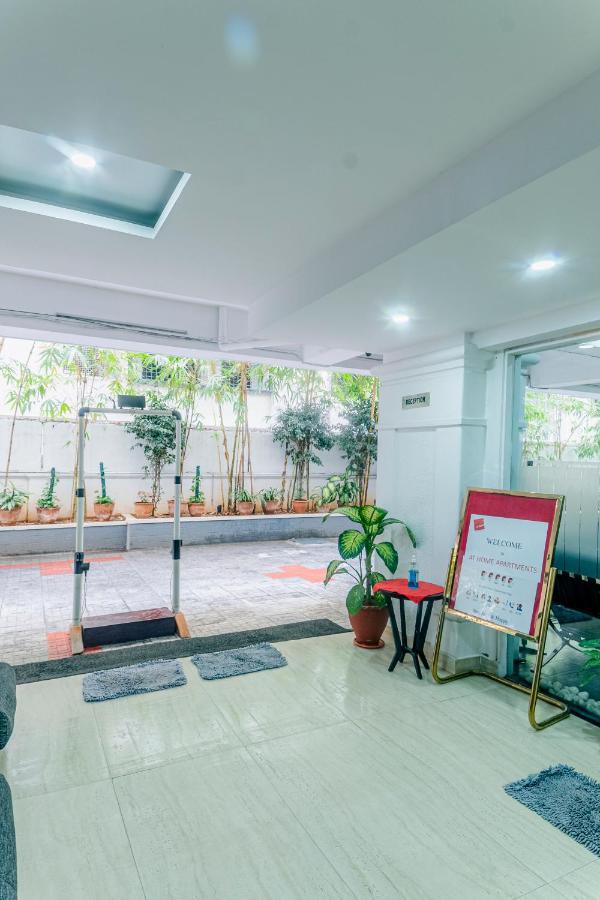 At Home Apartamento Hyderabad Exterior foto
