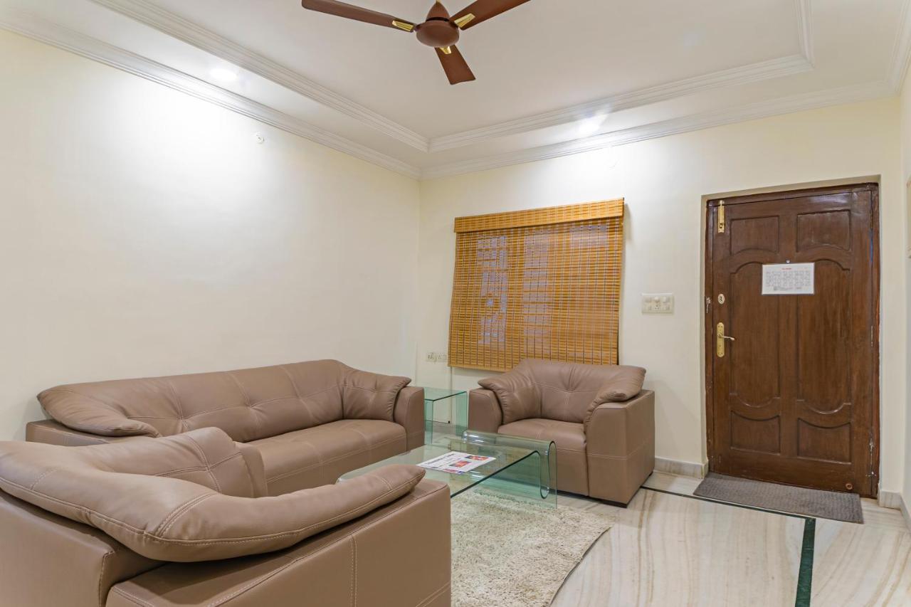 At Home Apartamento Hyderabad Exterior foto
