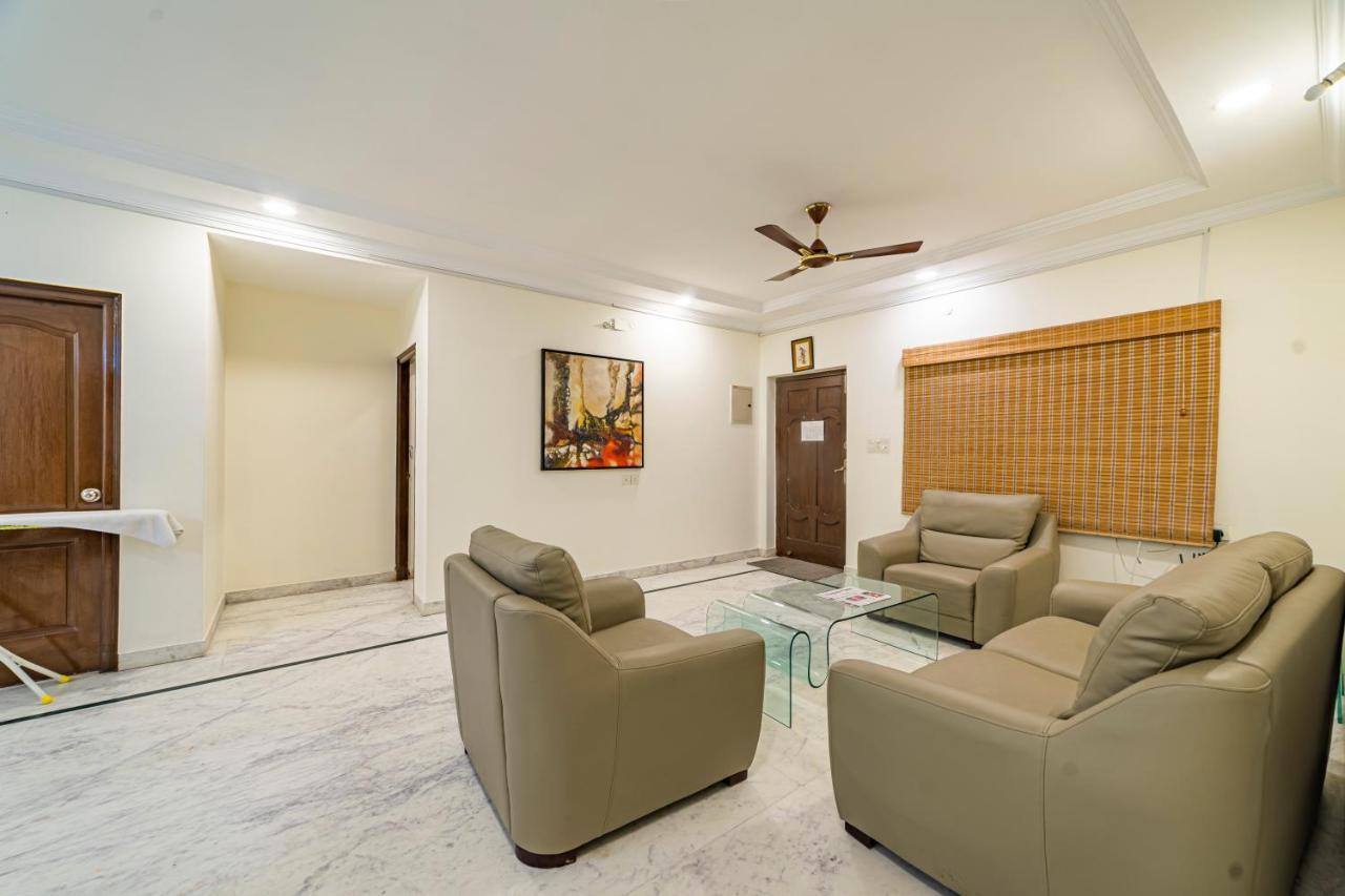 At Home Apartamento Hyderabad Exterior foto